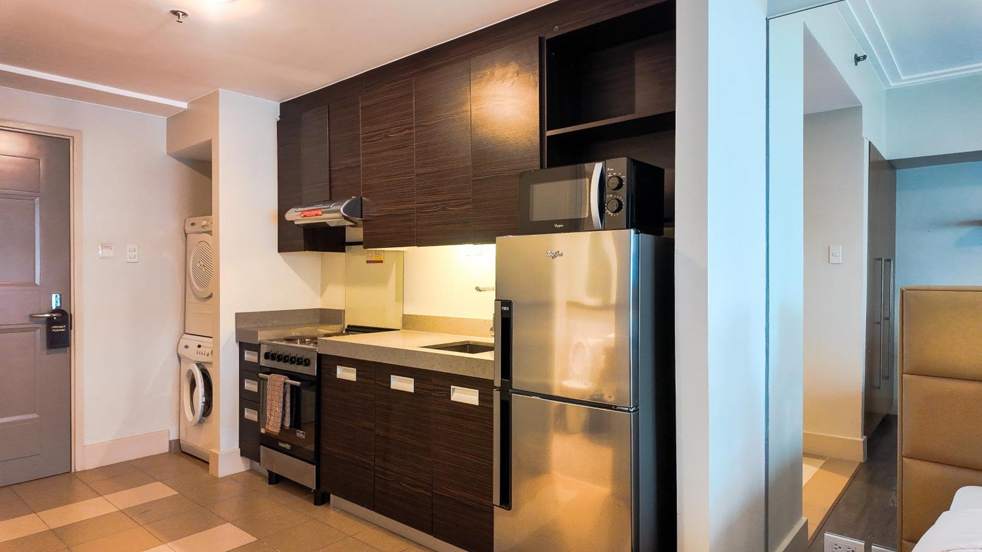 Aruga Apartments By Rockwell Makati Макати Экстерьер фото