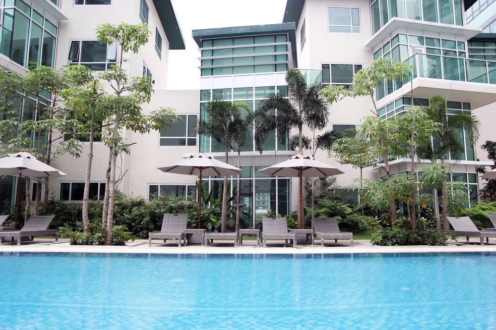 Aruga Apartments By Rockwell Makati Макати Экстерьер фото
