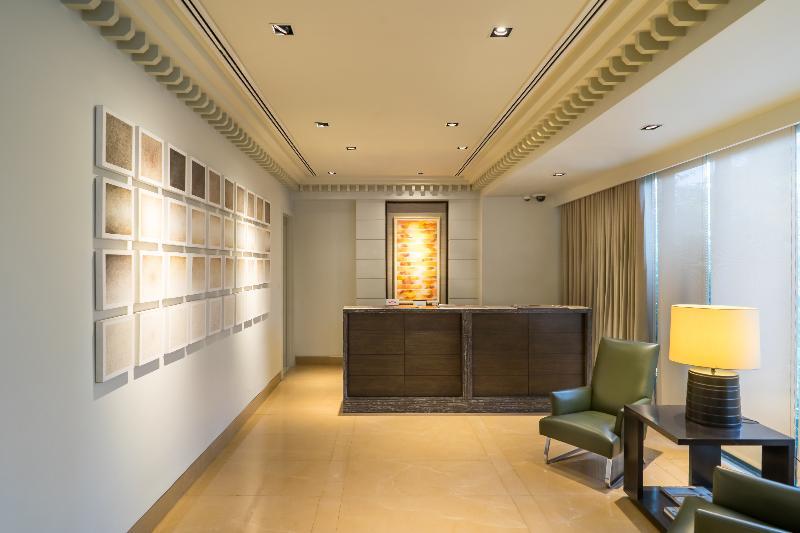 Aruga Apartments By Rockwell Makati Макати Экстерьер фото