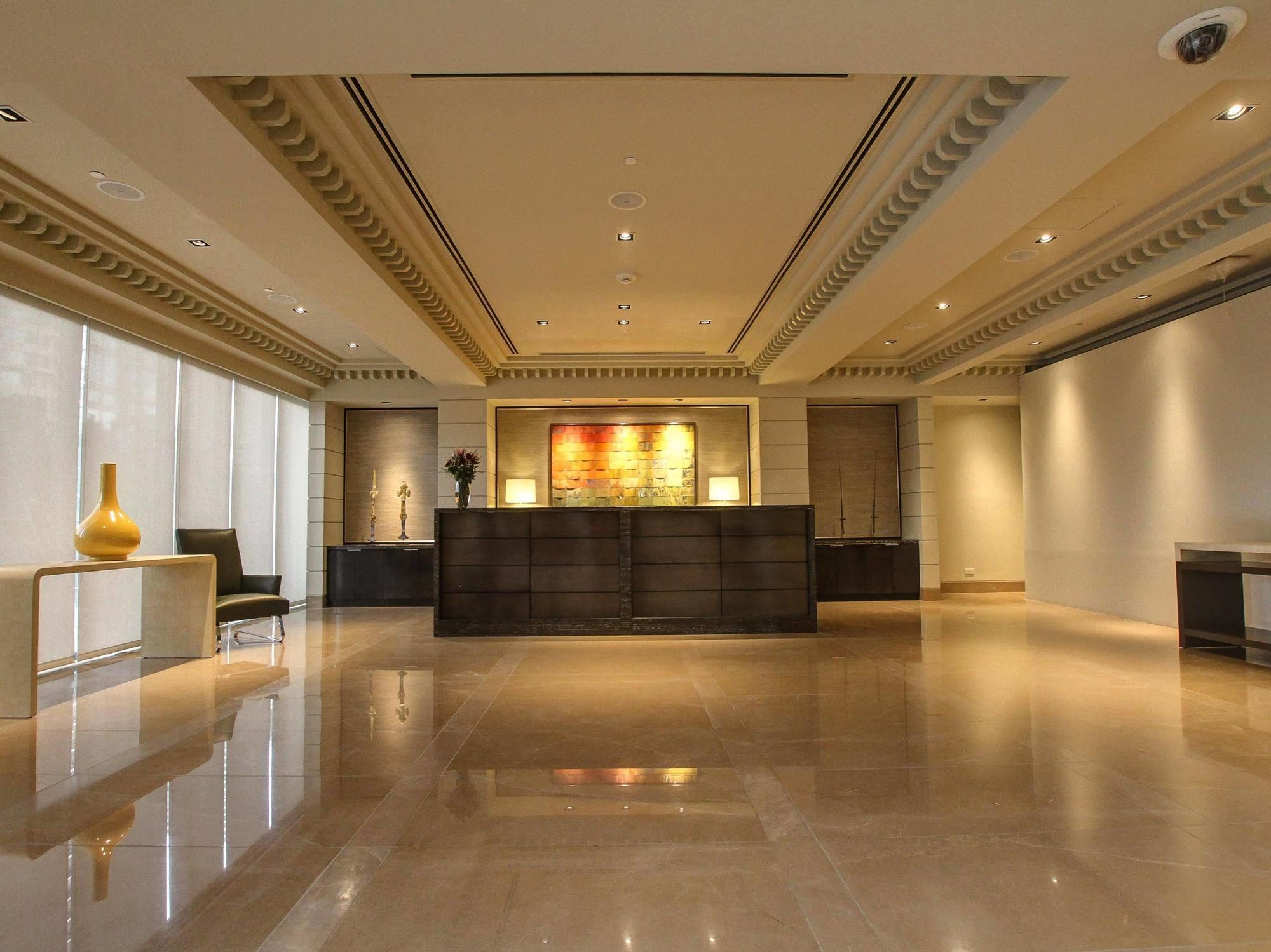 Aruga Apartments By Rockwell Makati Макати Экстерьер фото